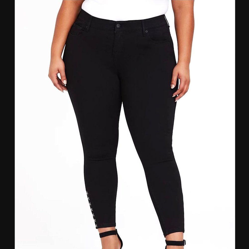 TORRID BOMBSHELL SKINNY JEAN - BLACK